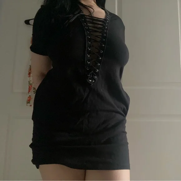 NAMELESS- DRESS - Picture 1 of 3